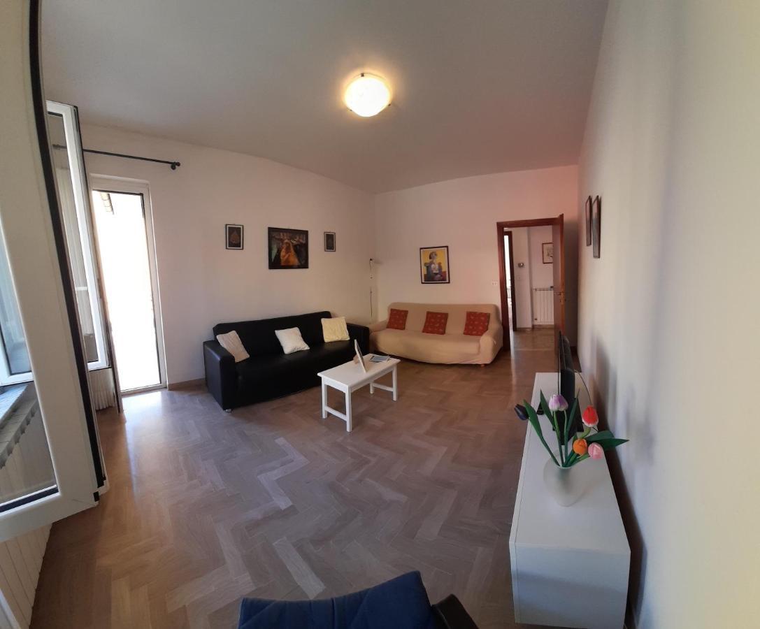 Casa Gina Secondo Piano Con Ascensore E Parcheggio เลวานโต ภายนอก รูปภาพ